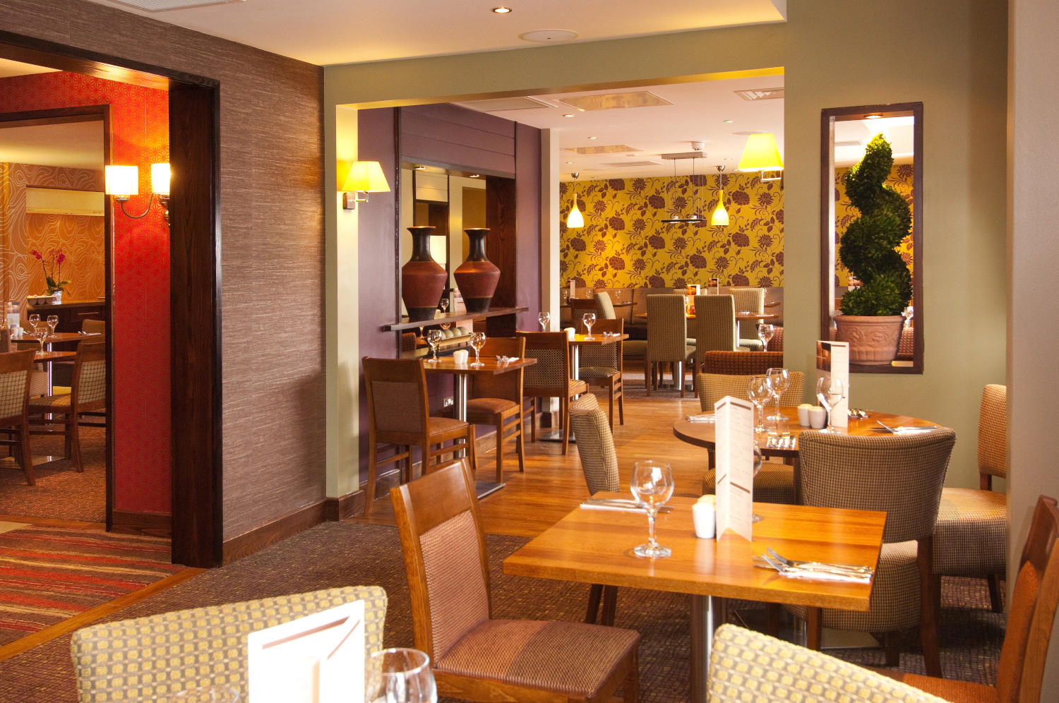 Thyme restaurant Premier Inn Sunbury (Kempton Park) hotel Sunbury-on-Thames 03333 219057