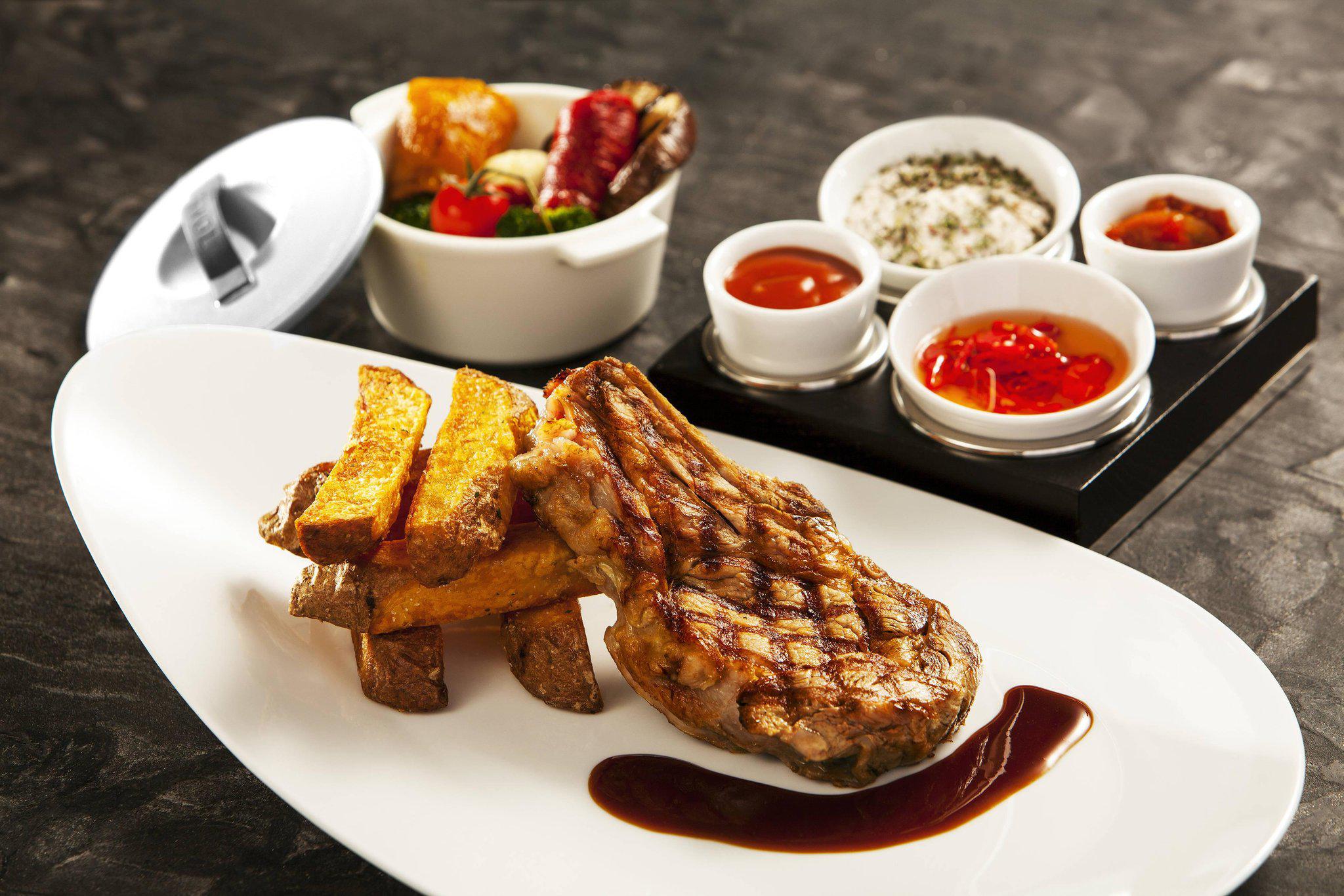 Sheraton Zurich Hotel, Pfingstweidstrasse 100 in Zurich