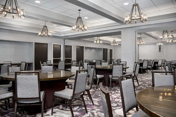 Images Embassy Suites by Hilton Crystal City National Airport