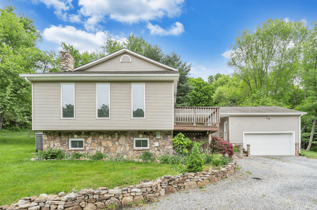 Images Damon Gettier and Associates, Realtors-Brokered by Real Broker LLC