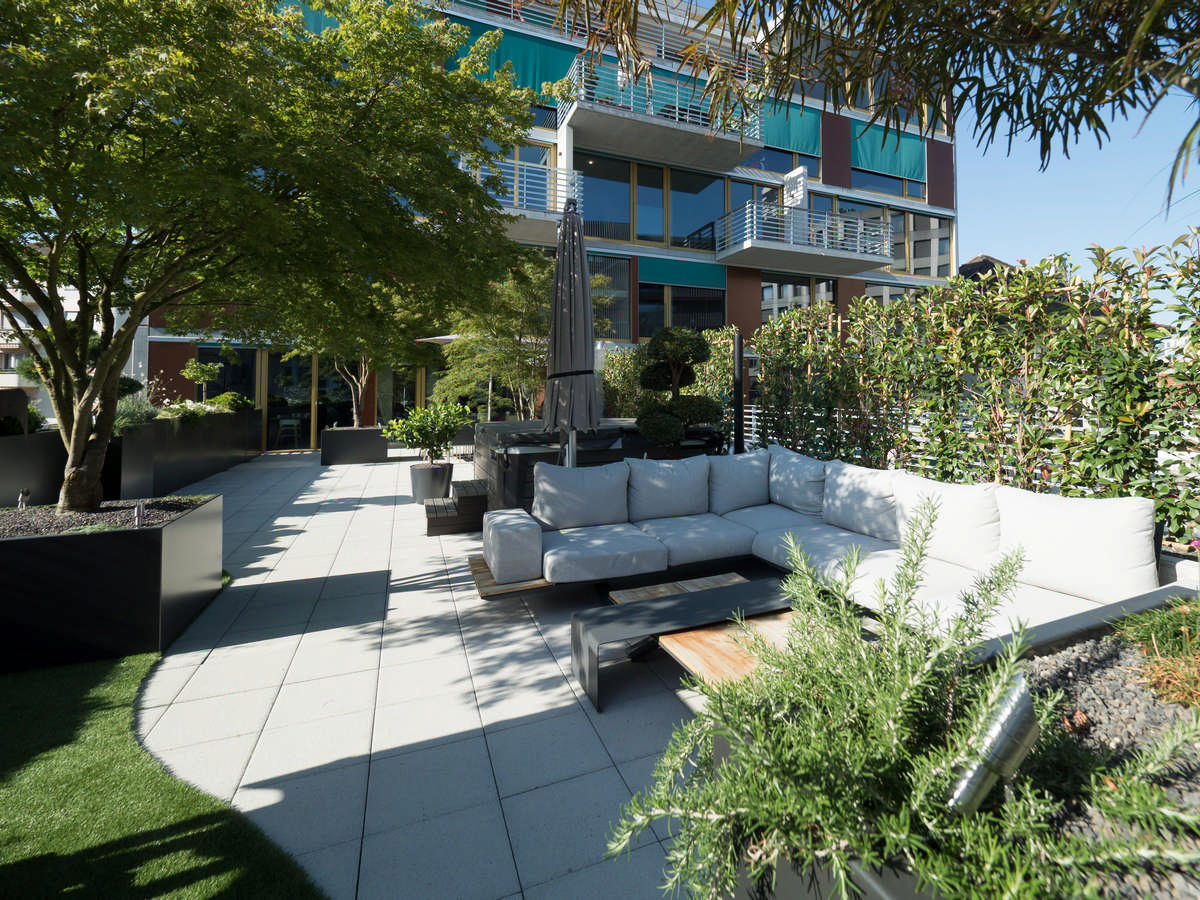 Silvedes AG, Bellevue in Brütten