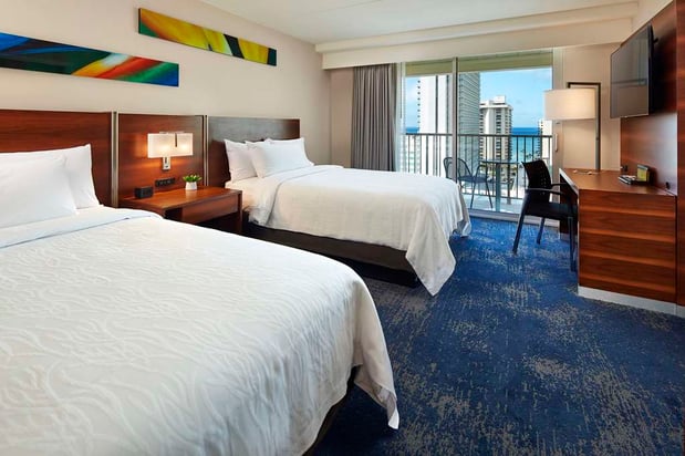 Images Hilton Garden Inn Waikiki Beach