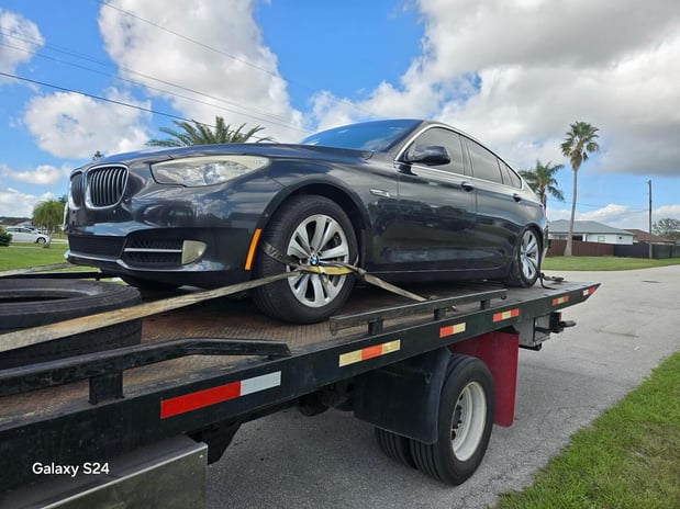Images Supreme Towing Service