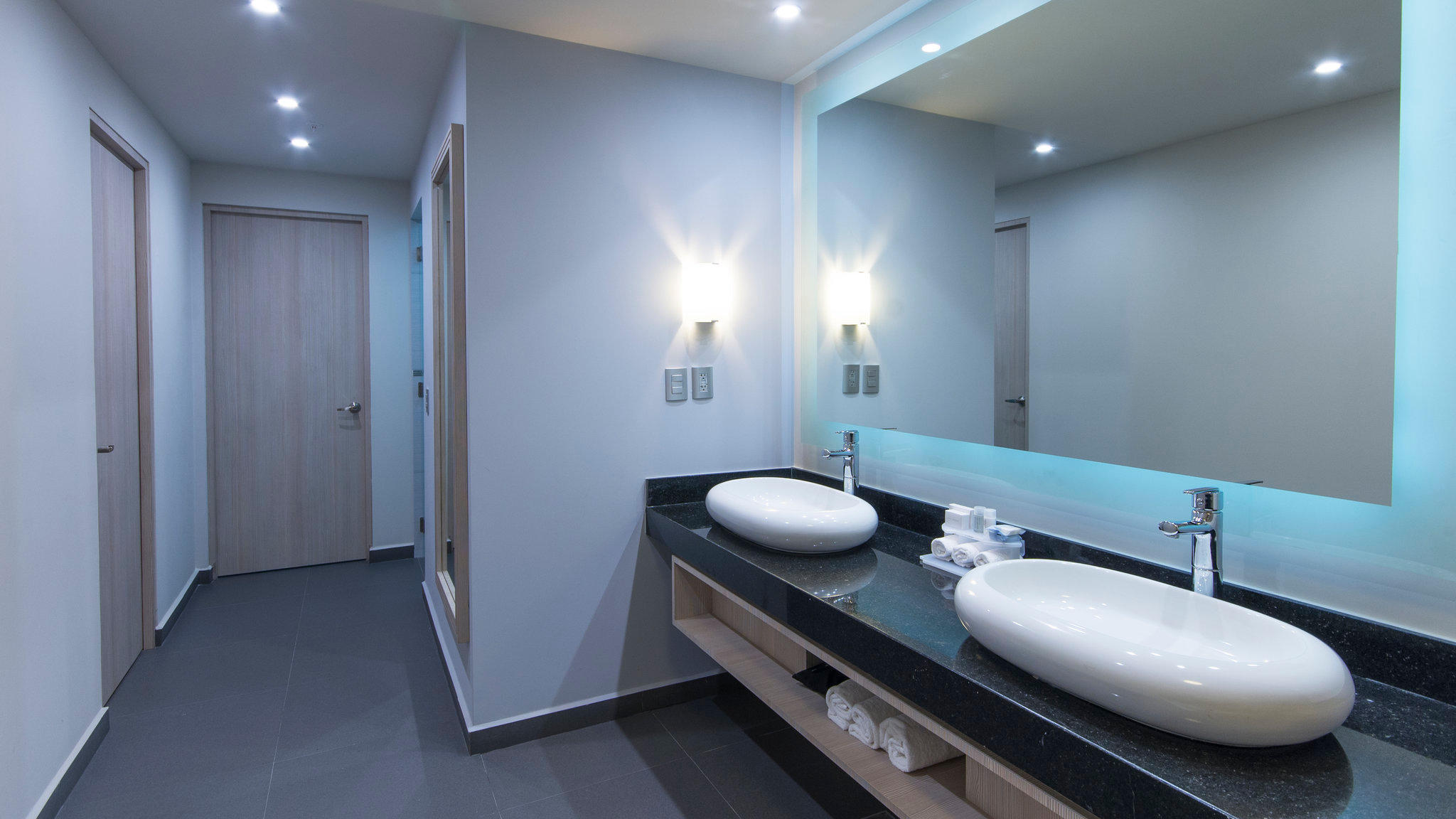 Images Holiday Inn Express Mexico - Toreo by IHG