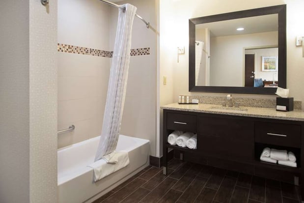 Images Embassy Suites by Hilton Fayetteville Fort Bragg
