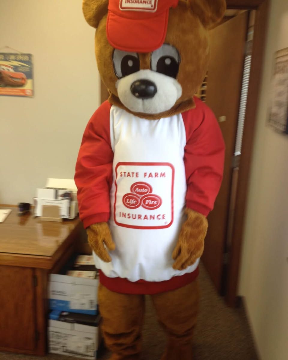 Flashback to 2012! Before becoming a State Farm Agent, I spent one day as the Good Neigh-bear. Looki 