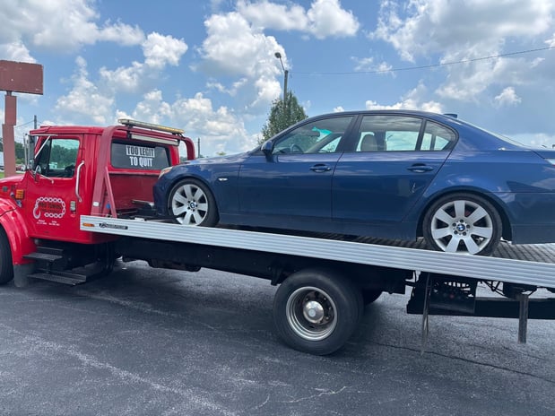 Images M&D's Towing