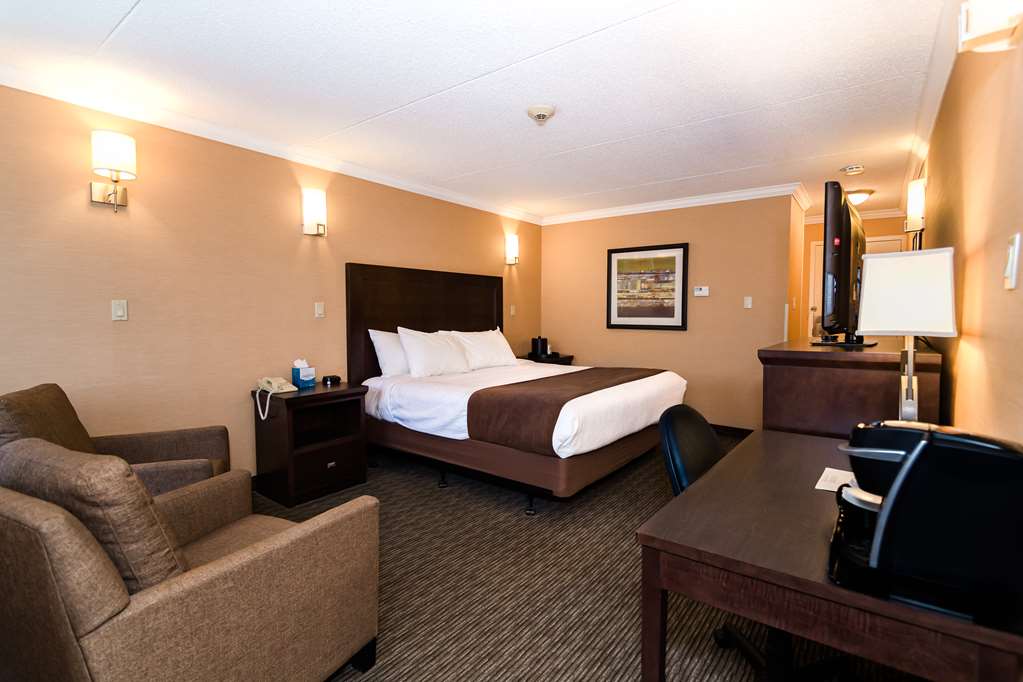 Main Floor King Room Best Western Plus Dryden Hotel & Conference Centre Dryden (807)223-3201