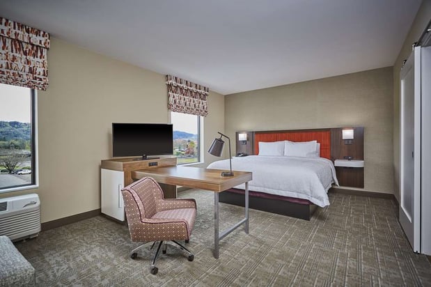 Images Hampton Inn & Suites Roseburg