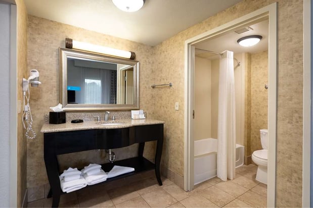 Images Hampton Inn & Suites Baton Rouge - I-10 East