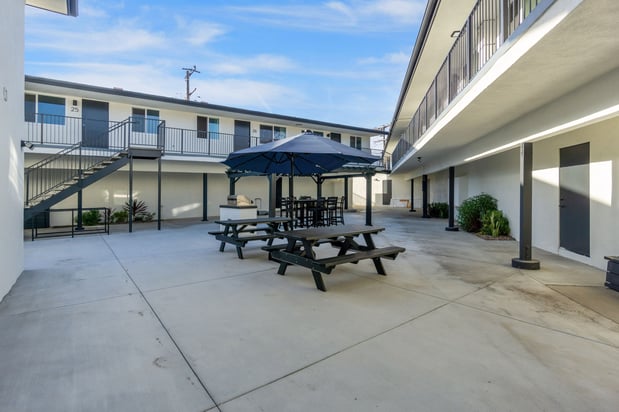 Images Torrance Gateway Apartments