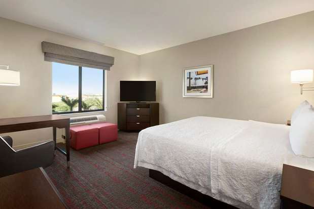 Images Hampton Inn & Suites Phoenix Glendale-Westgate