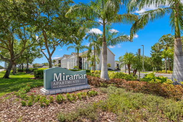 Images Miramar Apartments