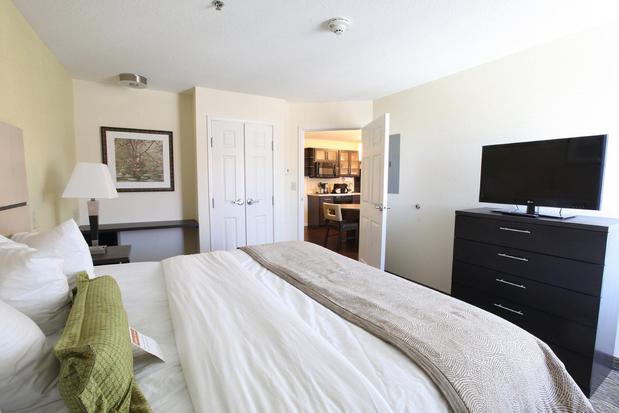 Images Candlewood Suites St. Joseph by IHG
