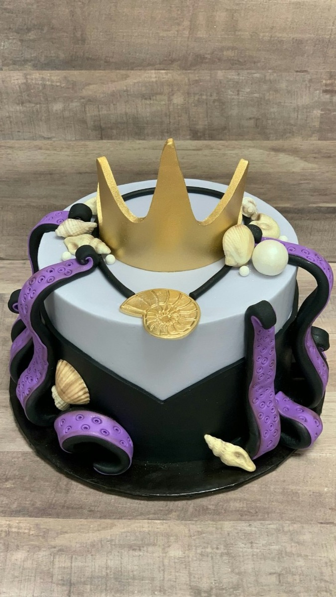 Under the Sea themed custom birthday cake. 