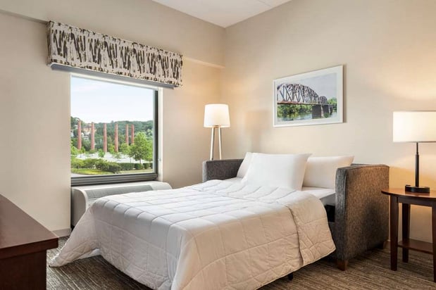 Images Hampton Inn & Suites Pittsburgh/Waterfront-West Homestead
