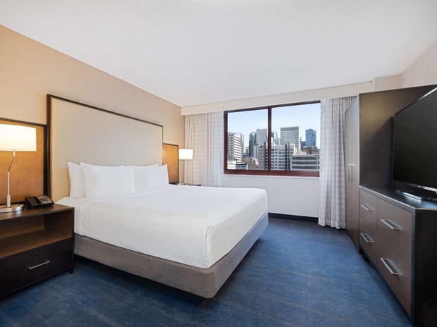 Images Embassy Suites by Hilton Chicago Downtown River North