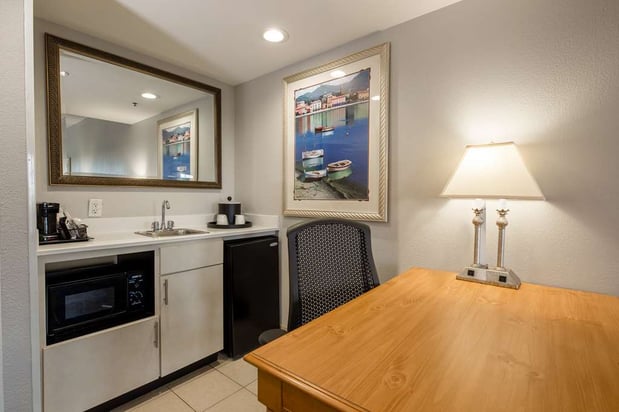 Images Hampton Inn & Suites Jacksonville Deerwood Park