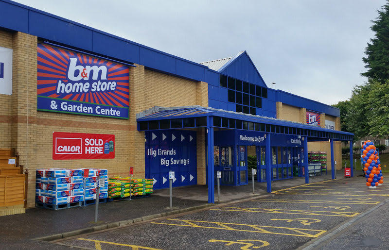 B&M Dundee Store Front