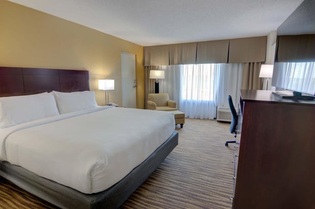 Images Holiday Inn St. Petersburg N- Clearwater by IHG