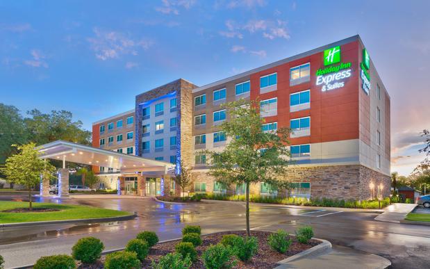 Images Holiday Inn Express & Suites Gainesville I-75 by IHG