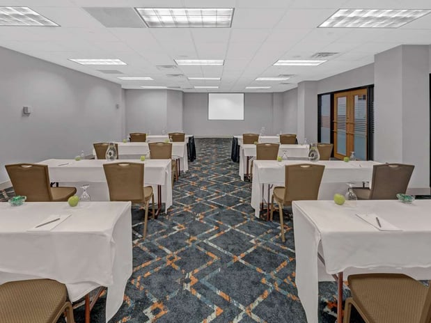 Images Embassy Suites by Hilton Oklahoma City Will Rogers Airport