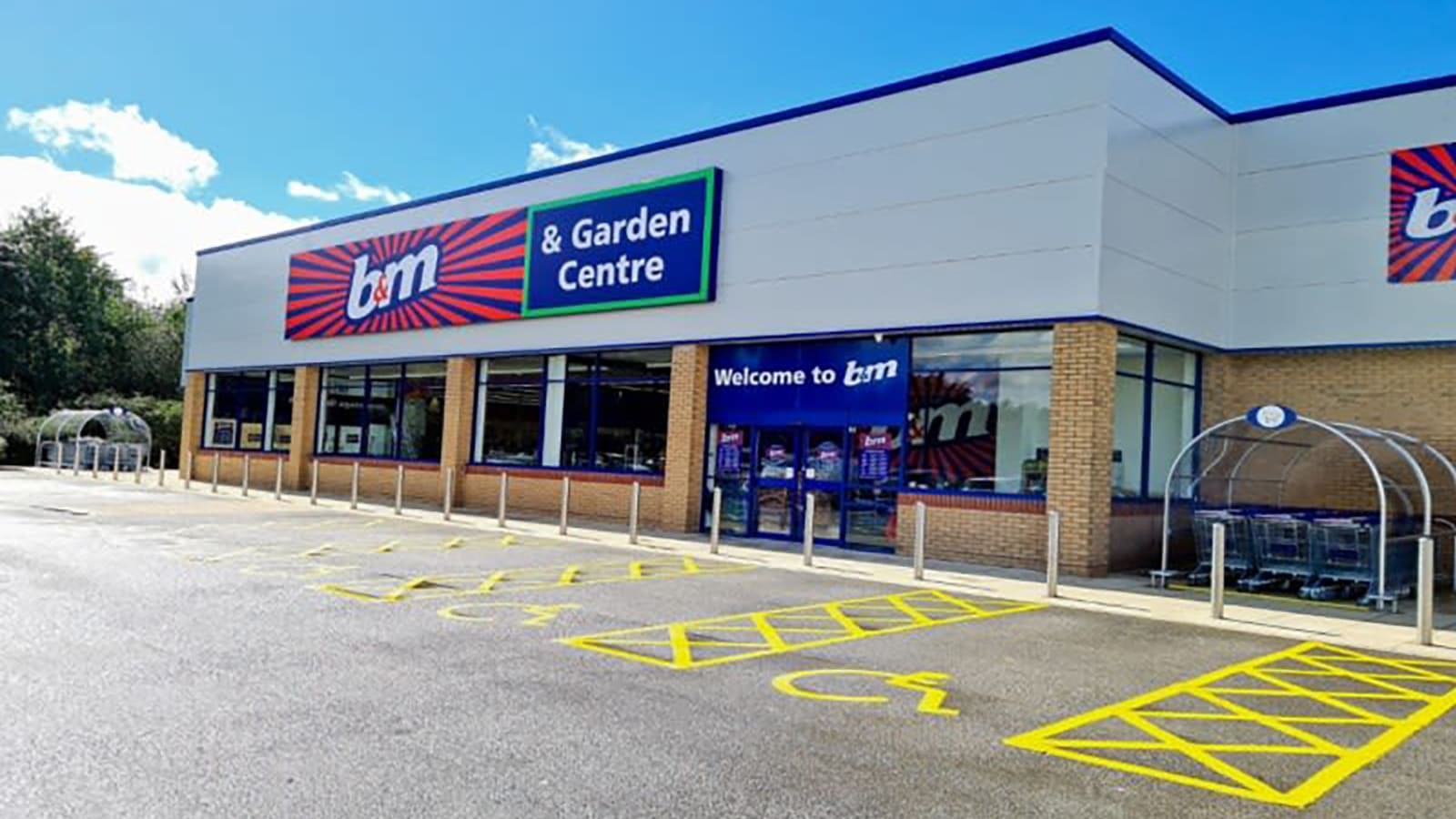 Images B&M Store with Garden Centre
