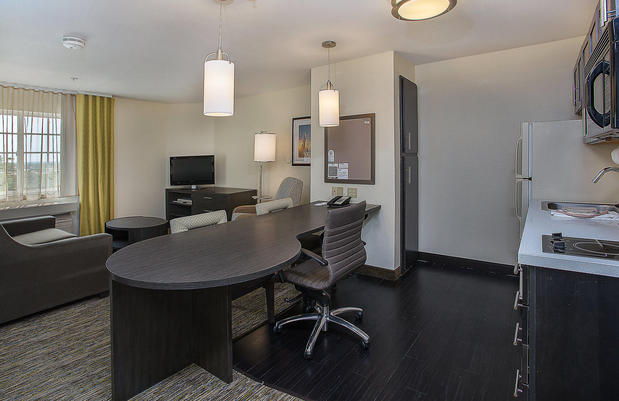 Images Candlewood Suites Louisville Airport by IHG