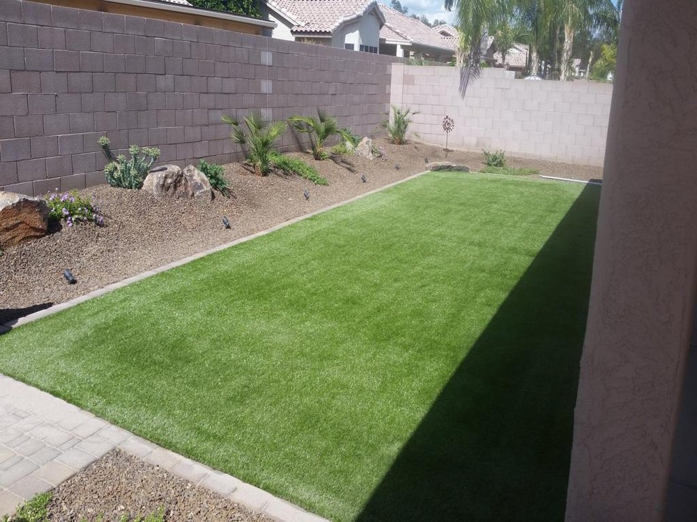 At Topp Turf, our synthetic grass solutions offer a vibrant, green alternative to natural lawns without the upkeep. Perfect for residential settings, synthetic grass provides a clean, consistent look year-round. We help you achieve a lush, durable surface that enhances your outdoor space with ease.