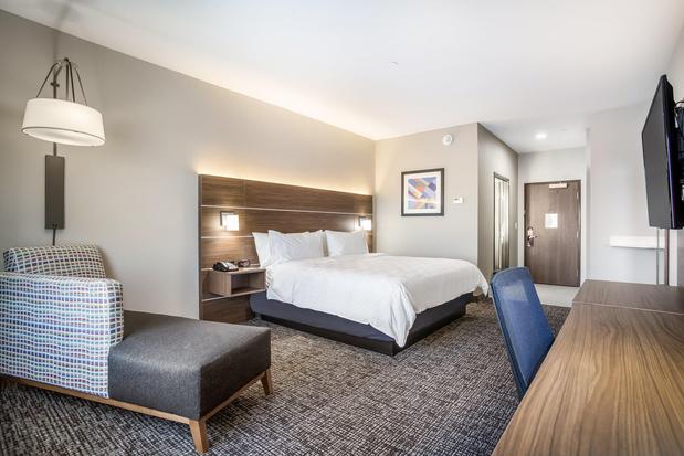 Images Holiday Inn Express & Suites Tulsa East - Catoosa by IHG
