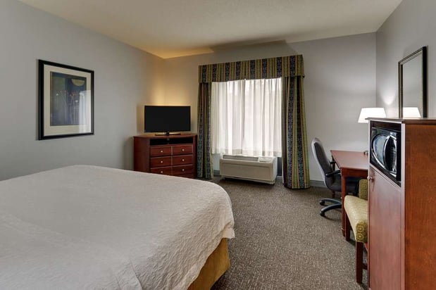 Images Hampton Inn & Suites Indianapolis-Airport