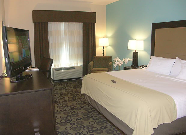 Images Holiday Inn Express & Suites Cleveland Northwest by IHG