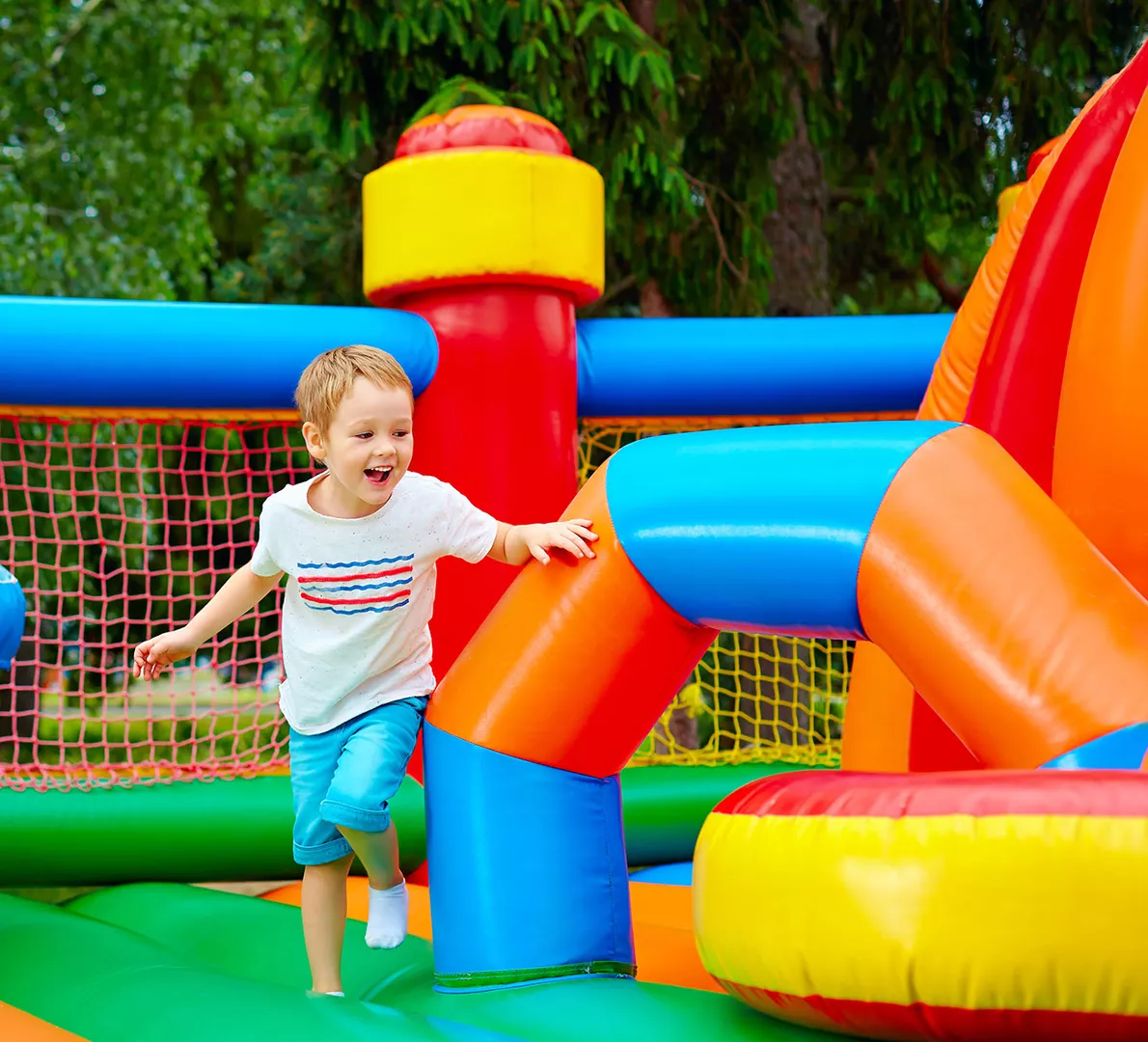 Hüpfburgenland Fun City Micheln, Klietzener Straße 10 in Osternienburger Land