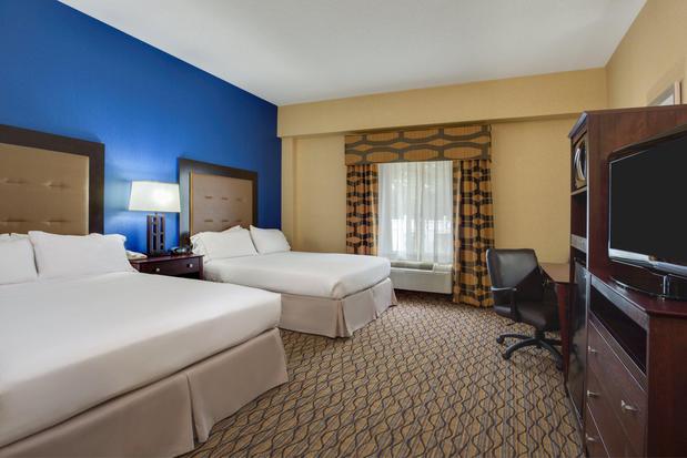 Images Holiday Inn Express & Suites Tower Center New Brunswick, an IHG Hotel