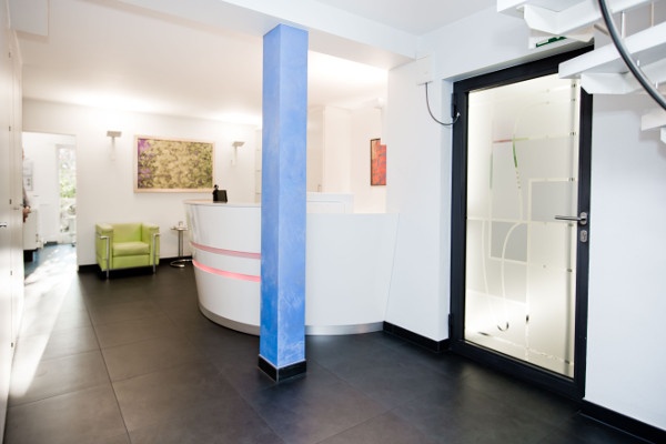 Dr. med. dent. Gabriel Dziedzina, Herdweg 43 in Stuttgart