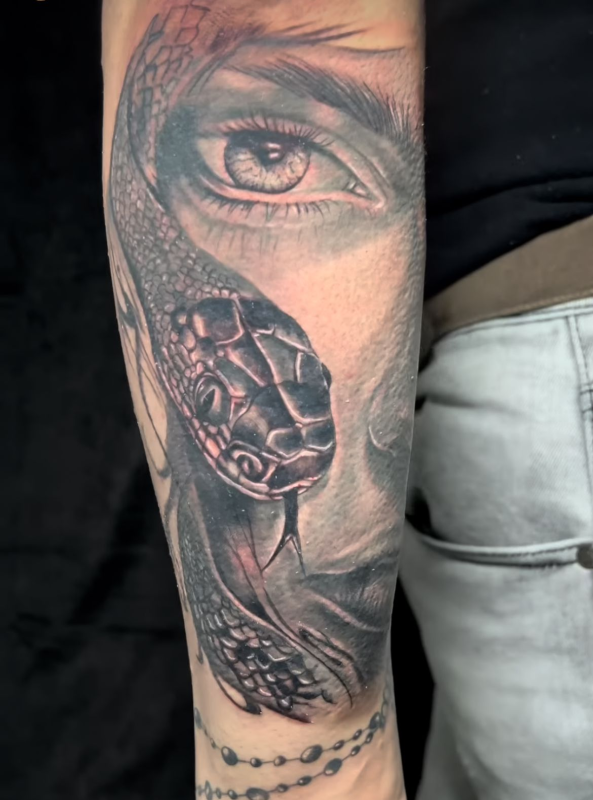 Images Shining tattoo saloon di Michele Rotolo