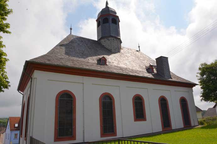 Bilder Peterskirche Wallrabenstein - Evangelische Gesamtkirchengemeinde Lukas und Peter Wörsbachtal