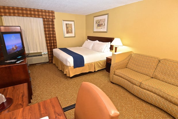 Images Holiday Inn Express & Suites St. Louis West - Fenton by IHG