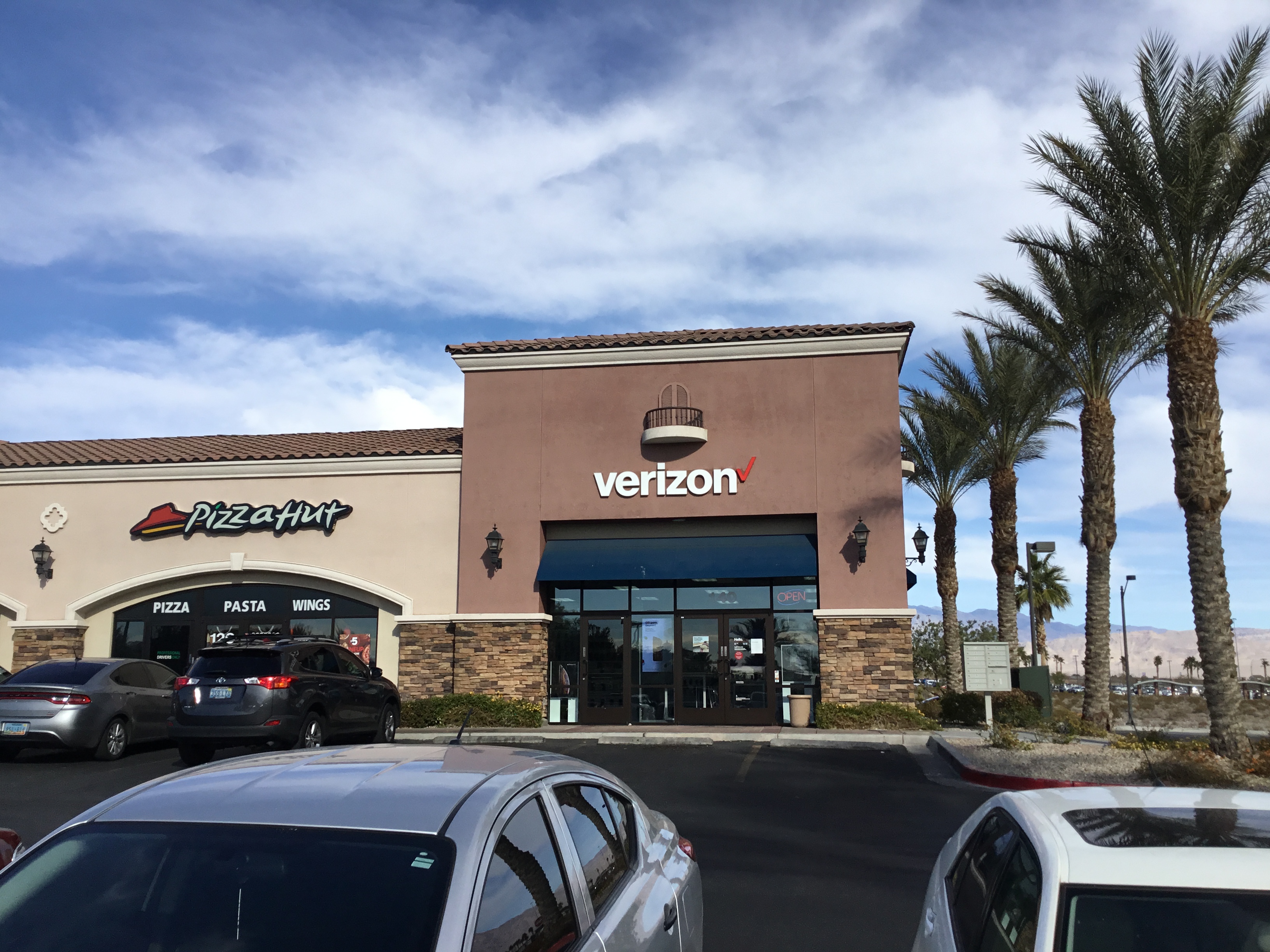 Verizon Authorized Retailer – GoWireless Photo