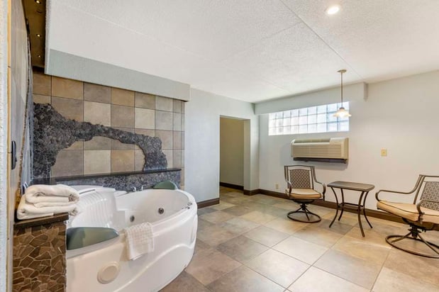 Images Best Western Plus Longbranch Hotel & Convention Center