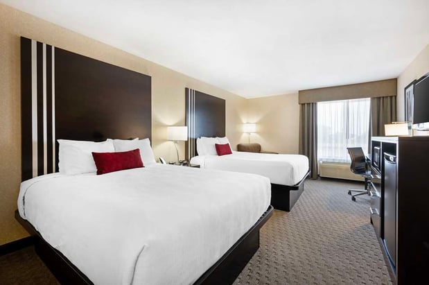 Images Best Western Plus Howe Inn