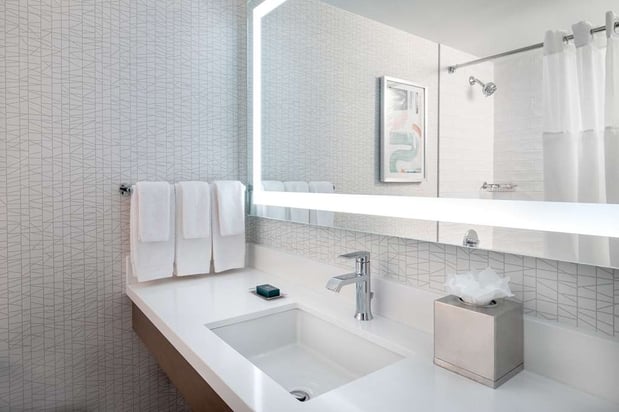 Images DoubleTree by Hilton Hotel Chicago - North Shore Conference Center