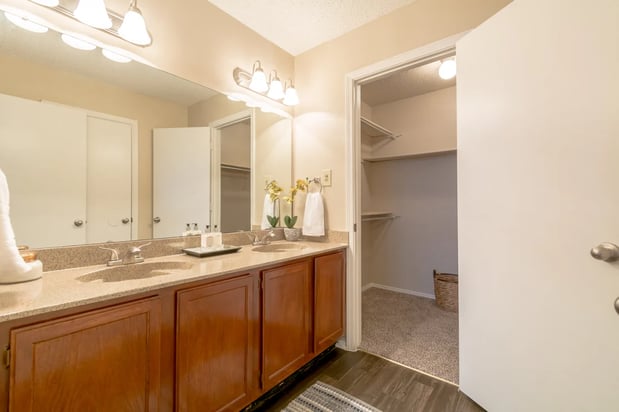 Images Amberly Village Townhomes
