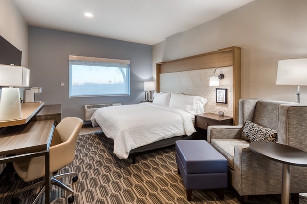 Images Holiday Inn Kansas City - Downtown by IHG