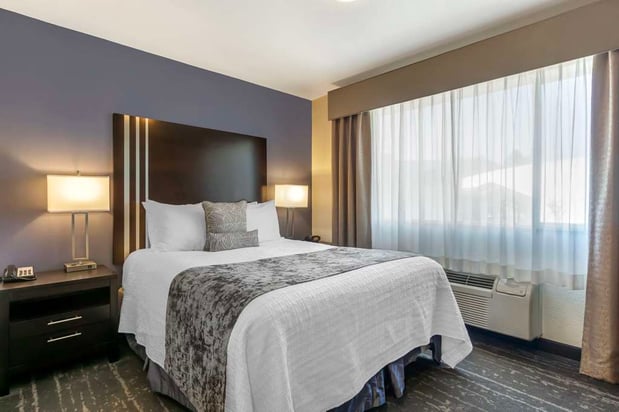 Images Best Western Plus Edmonds Harbor Inn