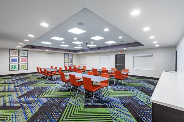 Images Holiday Inn Express & Suites Sealy by IHG