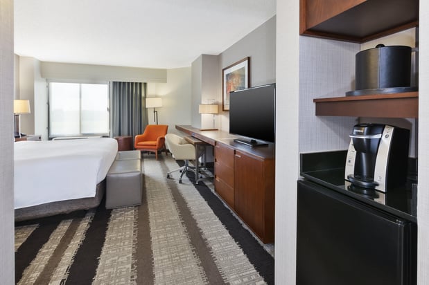 Images Crowne Plaza Dulles Airport by IHG