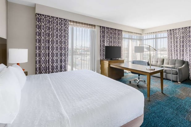Images Hampton Inn & Suites LAX El Segundo