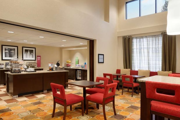Images Hampton Inn & Suites Hartford/East Hartford
