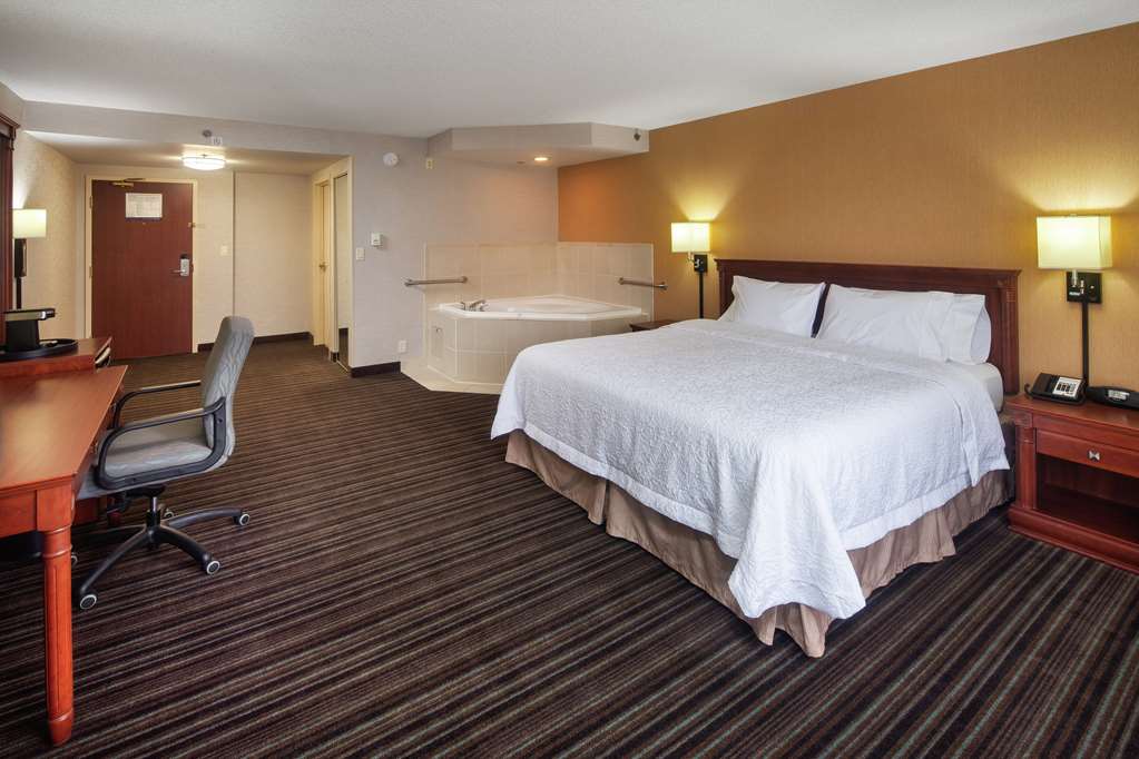 Images Hampton Inn & Suites by Hilton Toronto Airport